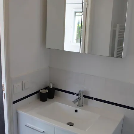 Appartement 20m² Au Calme A *